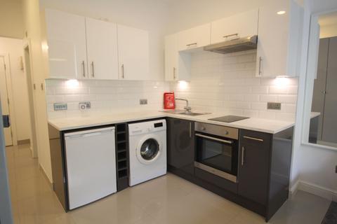 Studio to rent, Flat 1B, 22 Kelso Road, LS2 9PR