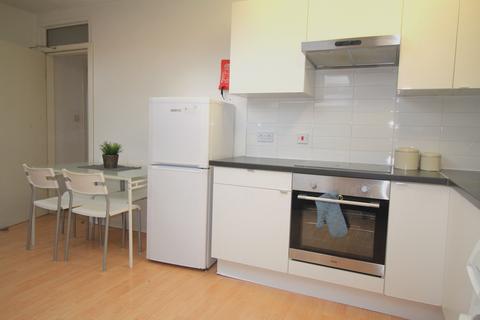2 bedroom flat to rent, Flat 3, 22 Kelso Road, LS2 9PR