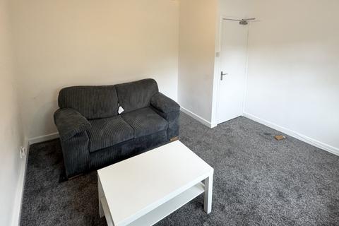 2 bedroom flat to rent, 158A Woodsley Road , Flat 9, LS2 9LZ