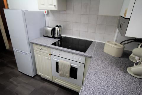2 bedroom flat to rent, 158A Woodsley Road , Flat 5, LS2 9LZ