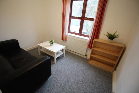 2 bedroom flat to rent, 158A Woodsley Road , Flat 5, LS2 9LZ