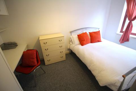 2 bedroom flat to rent, 158A Woodsley Road , Flat 5, LS2 9LZ