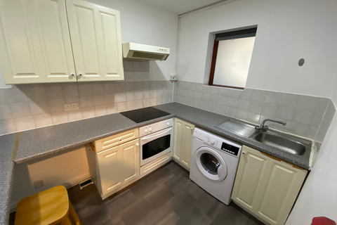 1 bedroom flat to rent, 158A Woodsley Road , Flat 11, LS2 9LZ