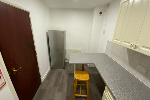 1 bedroom flat to rent, 158A Woodsley Road , Flat 11, LS2 9LZ
