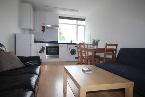 3 bedroom flat to rent, Flat 6, 158 Woodsley Road, LS2 9LZ