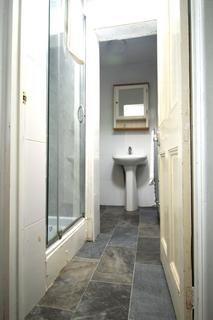 Studio to rent, Flat 3, 12 Kelso Road, LS2 9PR