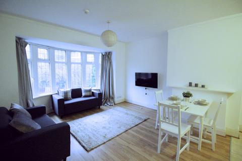 Flat 2, 117 Otley Road, LS6 3PX