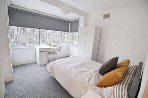 3 bedroom flat to rent, Flat 2, 117 Otley Road, LS6 3PX