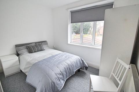 3 bedroom flat to rent, Flat 2, 117 Otley Road, LS6 3PX