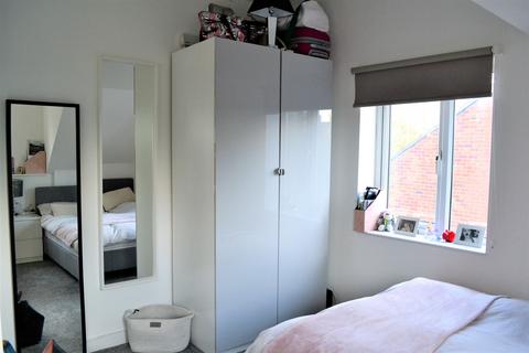 2 bedroom flat to rent, Flat 3, 117 Otley Road, LS6 3PX