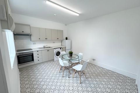 2 bedroom flat to rent, Flat 1, 117 Otley Road, LS6 3PX