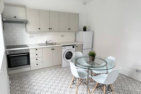 2 bedroom flat to rent, Flat 1, 117 Otley Road, LS6 3PX