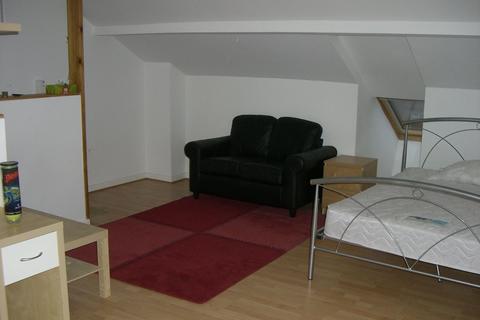 undefined, Flat 5, 11 Brudenell Road, LS6 1HA