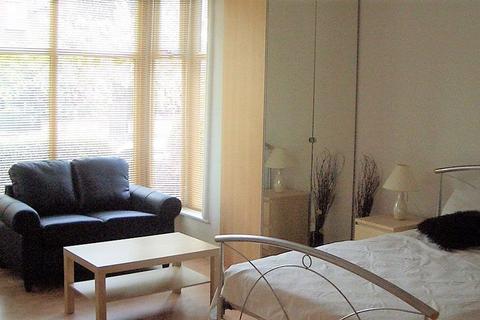 undefined, Flat 1, 11 Brudenell Road, LS6 1HA