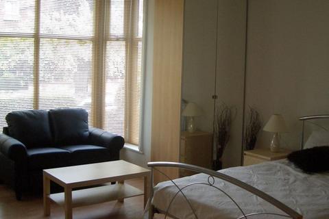 undefined, Flat 1, 11 Brudenell Road, LS6 1HA