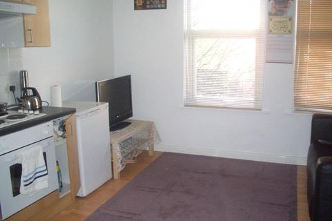 1 bedroom flat to rent, Flat 4, 11 Brudenell Road, LS6 1HA