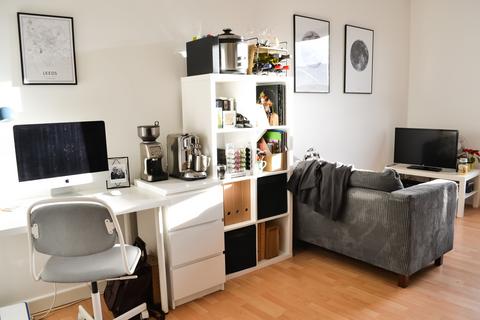 1 bedroom flat to rent, Flat 3, 11 Brudenell Road, LS6 1HA