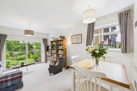 18 Whitmead Close, South Croydon, CR2 7AS