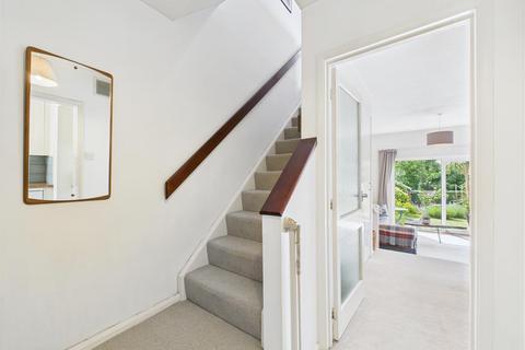 18 Whitmead Close, South Croydon, CR2 7AS