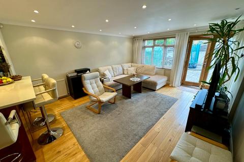 24 South Road, London, W5 4RY