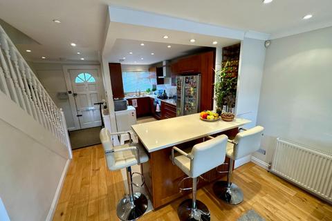 24 South Road, London, W5 4RY