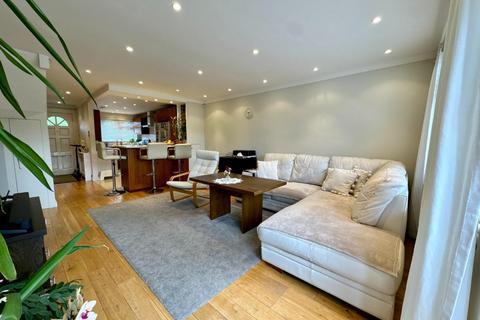 24 South Road, London, W5 4RY
