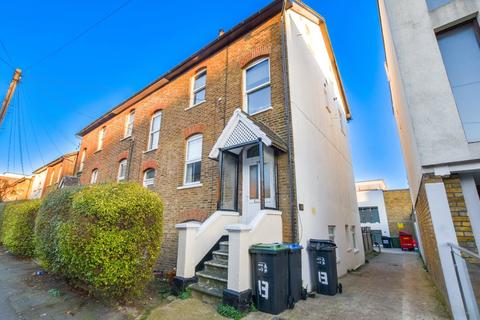 2 bedroom apartment to rent, Suffolk Road, London, SE25
