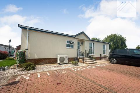 2 bedroom park home for sale, Kings Park, Creek Road, Canvey Island