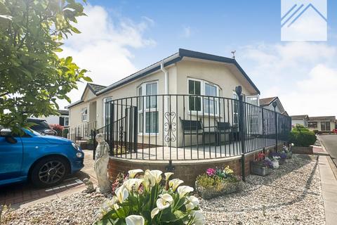 2 bedroom park home for sale, Kings Park, Creek Road, Canvey Island
