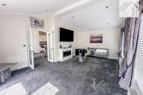 2 bedroom park home for sale, Kingsmere Close, Canvey Island