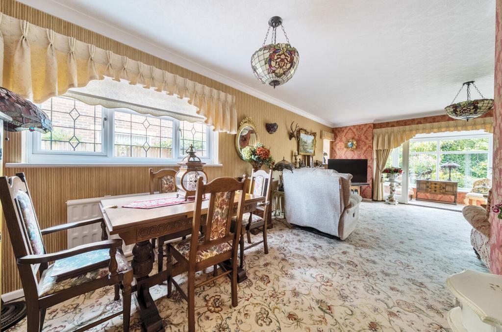 1299573 16 683752...