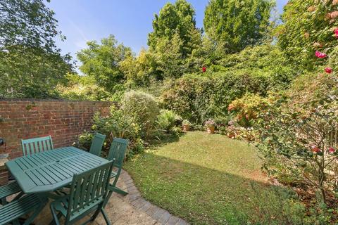 12 Somerset Square, London, W14 8EE