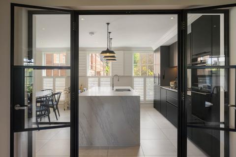 12 Somerset Square, London, W14 8EE