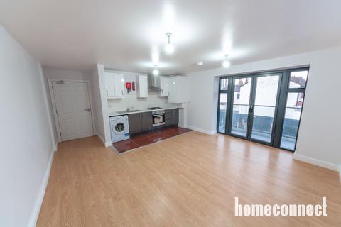 3 bedroom flat to rent, Barking Road, London