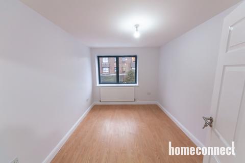 3 bedroom flat to rent, Barking Road, London
