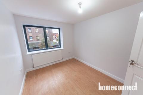 3 bedroom flat to rent, Barking Road, London