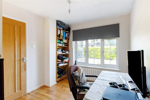 23b Grove Wood Hill, Coulsdon, CR5 2EN