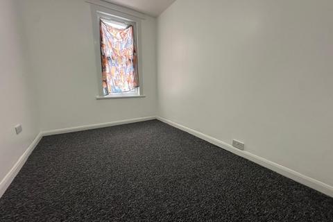 2 bedroom flat to rent, East Ham E6