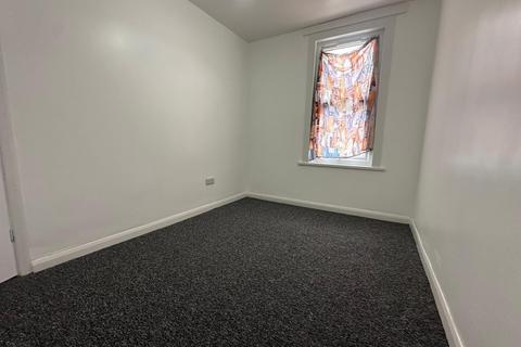 2 bedroom flat to rent, East Ham E6