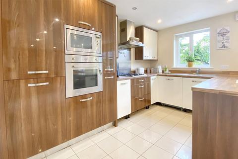 4 bedroom detached house for sale, Barrington Way, Wellington, TA21