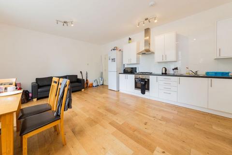 3 bedroom flat to rent, N7