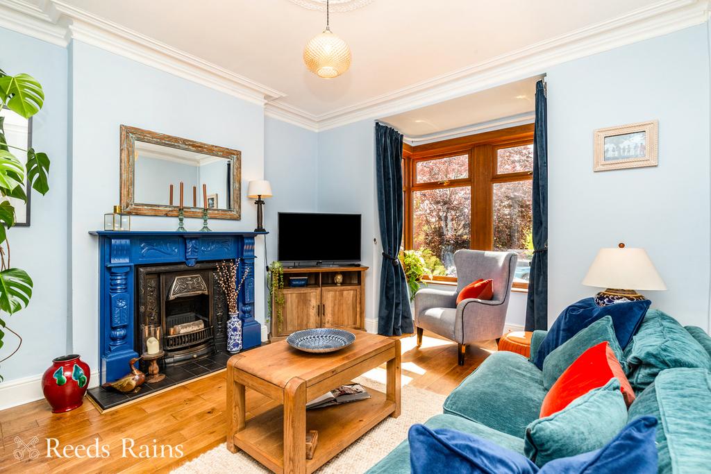 Front Lounge