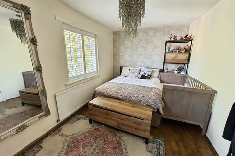 15 Bradwen Close, Denton, Manchester, M34 7TD