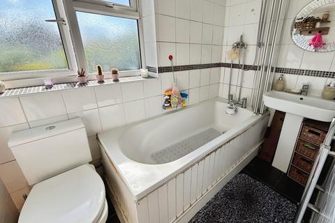 15 Bradwen Close, Denton, Manchester, M34 7TD