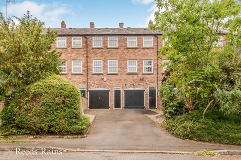 2 bedroom terraced house for sale, St. Georges Street, Cheshire SK11