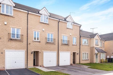 3 bedroom terraced house to rent, Lumb Hall Way, Bradford BD11