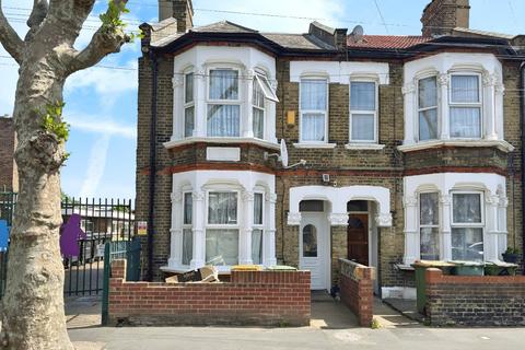 3 bedroom end of terrace house for sale, Whitfield Road, London E6
