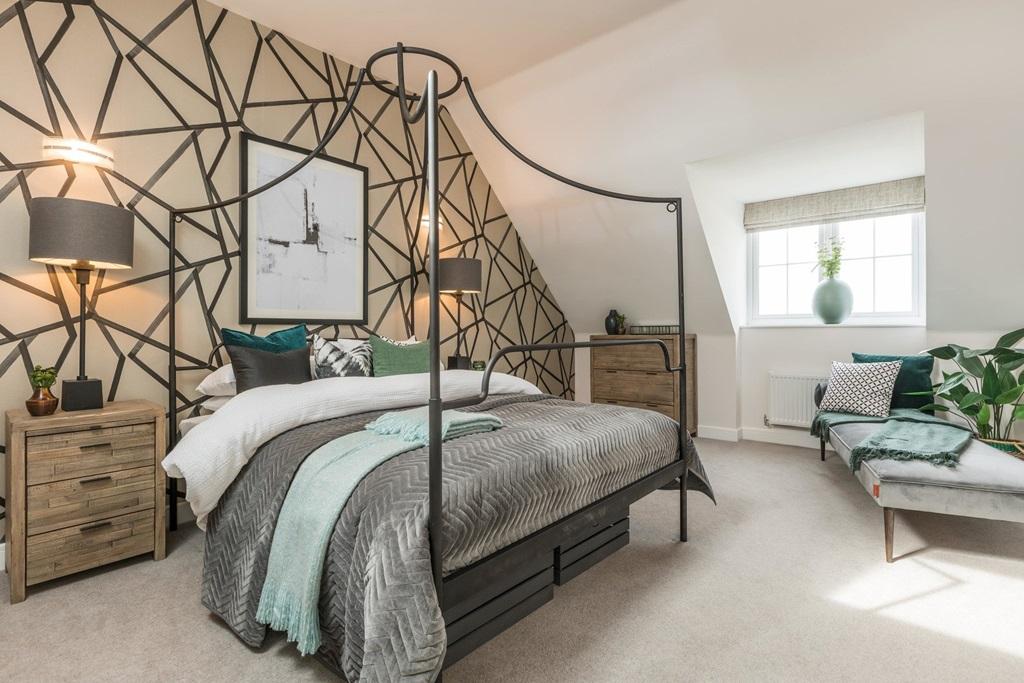 King-size bedroom with space for storage