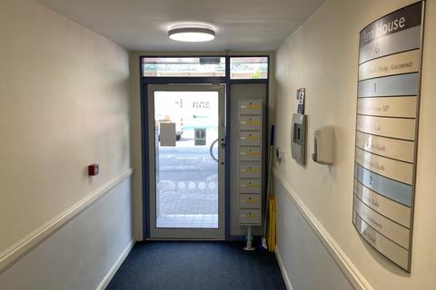 Office to rent, 9-10 Broad St Hereford HR4 9AP
