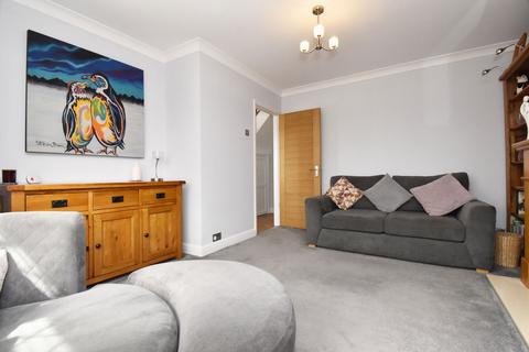 20 Warren Drive, Orpington, BR6 6EX